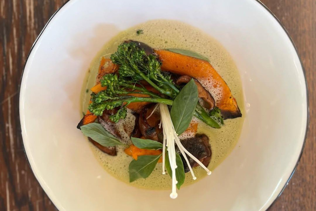 Portée par une jeune garde culinaire décomplexée, la cité flamande s’impose désormais comme l’une des scènes gastronomiques les plus vibrantes du nord de l’Europe. Tour de piste des meilleurs restaurants de Gand.