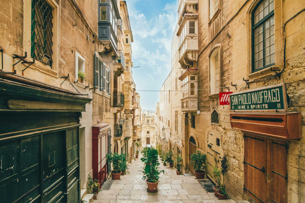 Cap sur La Valette : une capitale européenne vibrante où patrimoine foisonnant et douceur méditerranéenne s’entremêlent. Trois jours pour explorer la capitale maltaise et ses adresses incontournables, testées et approuvées.