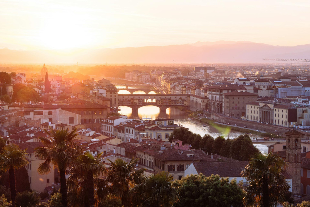 Un week-end à Florence est l’occasion rêvée de vivre la culture toscane. De la petite osteria au dernier café à la mode en passant par le rooftop à ne pas manquer, passez 3 jours à Florence pour (re)découvrir la ville autrement. 