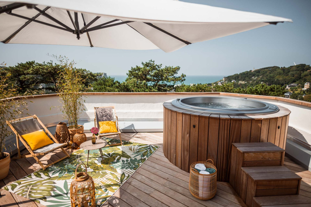 Retrouvez dans cet article notre sélection des plus beaux hôtels-spas de Normandie, parfaite pour s’offrir une parenthèse bucolique entre bocage verdoyant et rivages de la Côte d’Opale. Une escapade où bien-être, grand air et douceur de vivre s’entremêlent. Florilège.