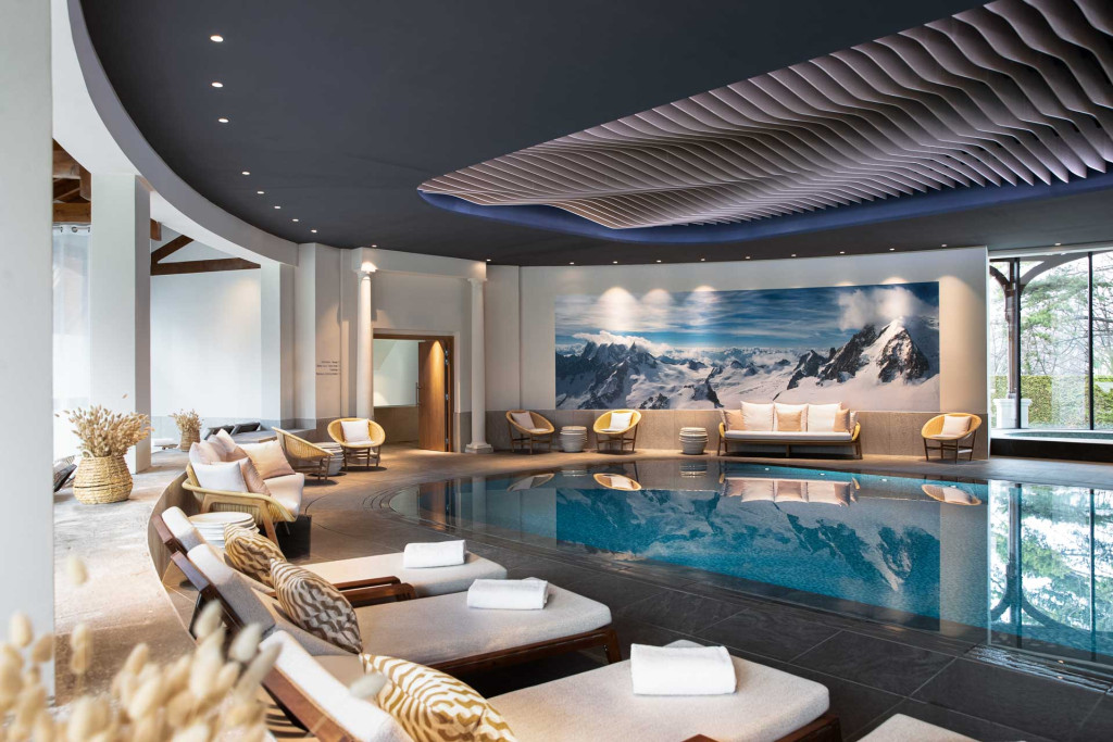À la recherche d'une destination pour un week-end spa en France ? Les options ne manquent pas. D’un jet de pierre de la capitale aux paysages apaisants de la Loire, des vignes champenoises aux rives du Léman, voici cinq hôtels de charme sélectionnés par nos soins où l’art du soin tutoie l’excellence hôtelière.