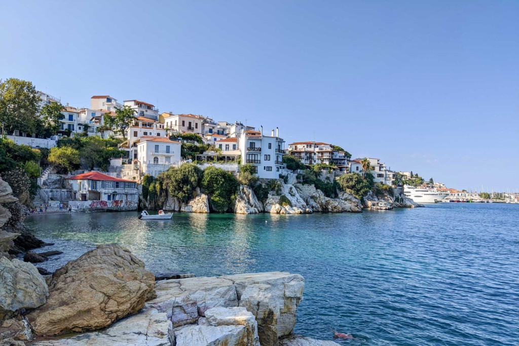 La foule est déjà loin et l’été indien peut être de la partie côté Méditerranée ou Atlantique. Nos destinations préférées pour partir en octobre, avec un angle « île », histoire d'être un peu original.

