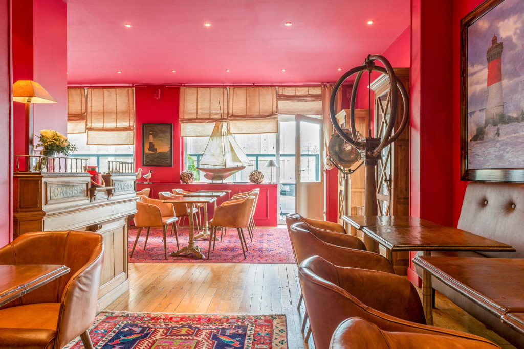 À deux pas des falaises d’Étretat, du port de carte postale de Honfleur et des paysages qui ont vu naître l’impressionnisme, la ville normande du Havre aligne les adresses de charme où poser ses valises le temps d’un séjour.