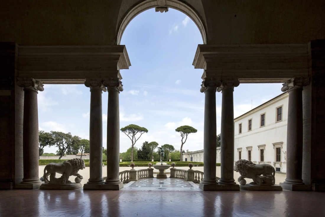 Villa Médicis Rome, architecture Renaissance et colonnades © Patrick Tourneboeuf