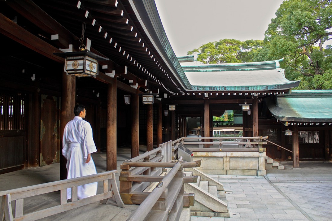 Jeune moine dans le sanctuaire Meiji à Tokyo | © Aurélie Morin