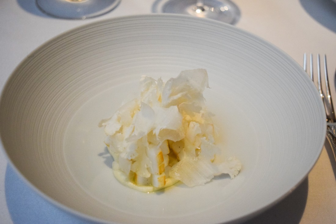 L'Assiette Blanche, l'un des plats signatures du restaurant © Yonder.fr