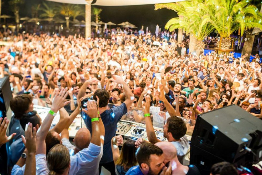 Solomun devant un public conquis pour son outdoor party à Destino © Destino