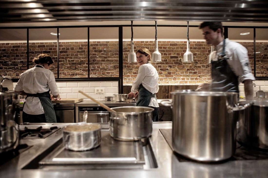 Dans les cuisines de Cantine Copine, l'une des nouvelles tables les plus trendys de Bruges © DR