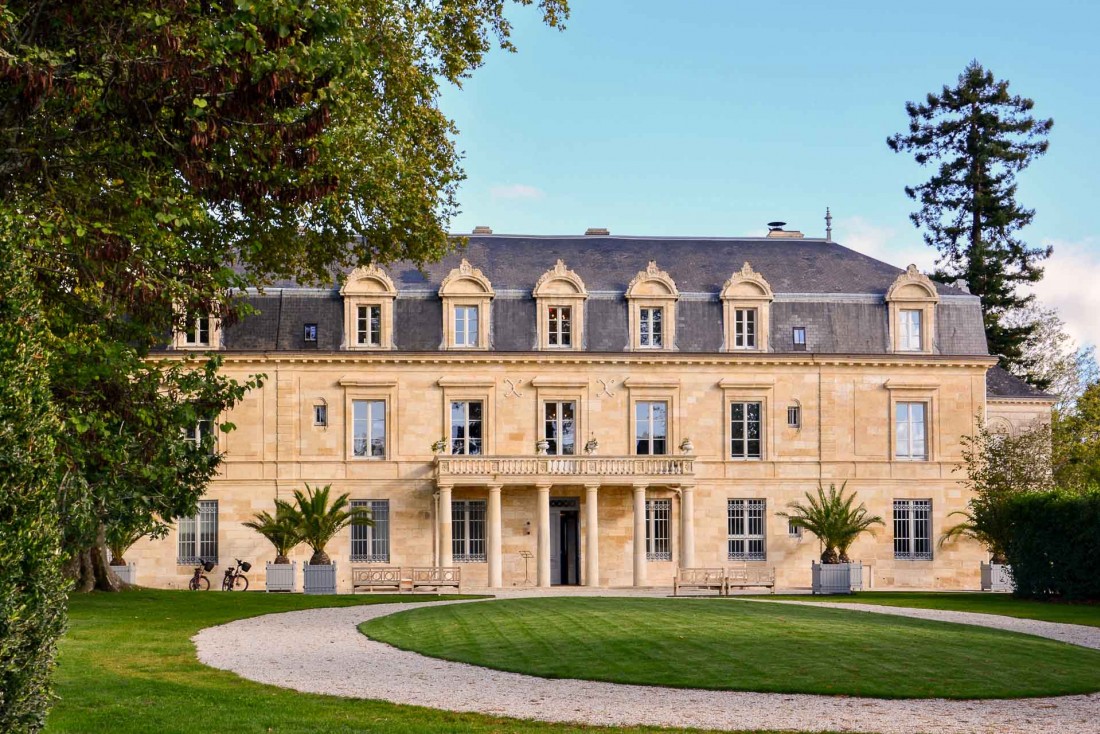 La Maison d’Estournel et son vaste parc au cœur du Médoc © EL / YONDER.fr