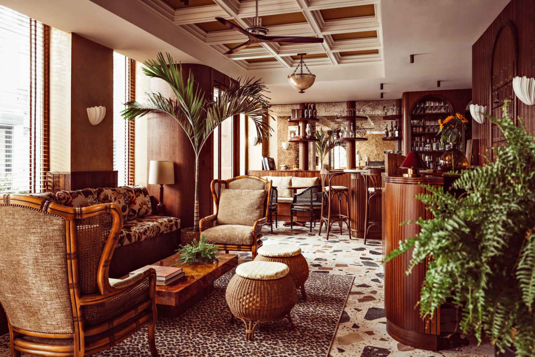 Néo-bistrot et bar, le Café Aristide se prolonge dans le lobby © Benoit Linero