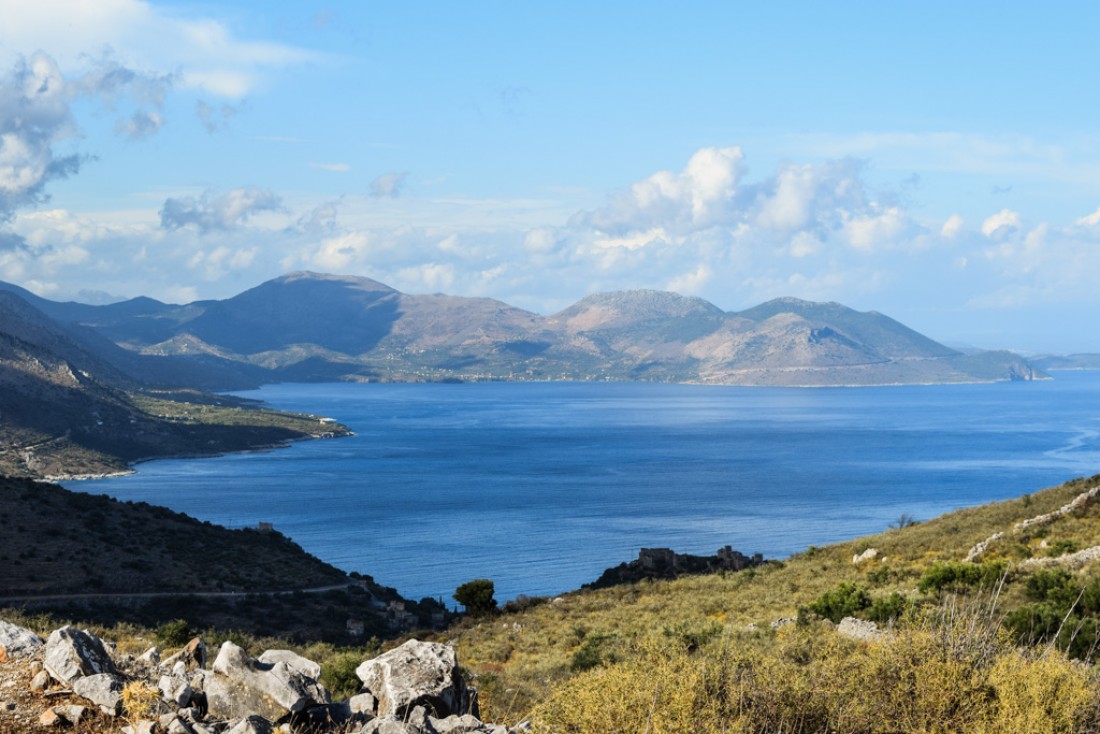 Sur la côte orientale du Magne, l'une des plus belles routes d'Europe © Yonder.fr