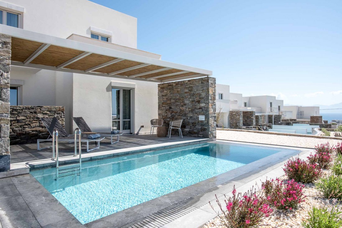 Senses Suite avec piscine privée et vue sur la mer Egée au Summer Senses, complexe 5-étoiles sur l'île de Paros © DR