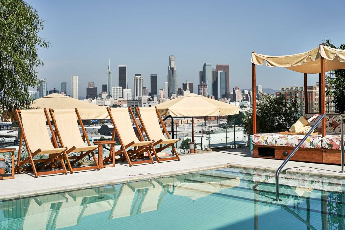 La piscine rooftop, signature des hôtels Soho House dans le monde entier. © Soho House DTLA