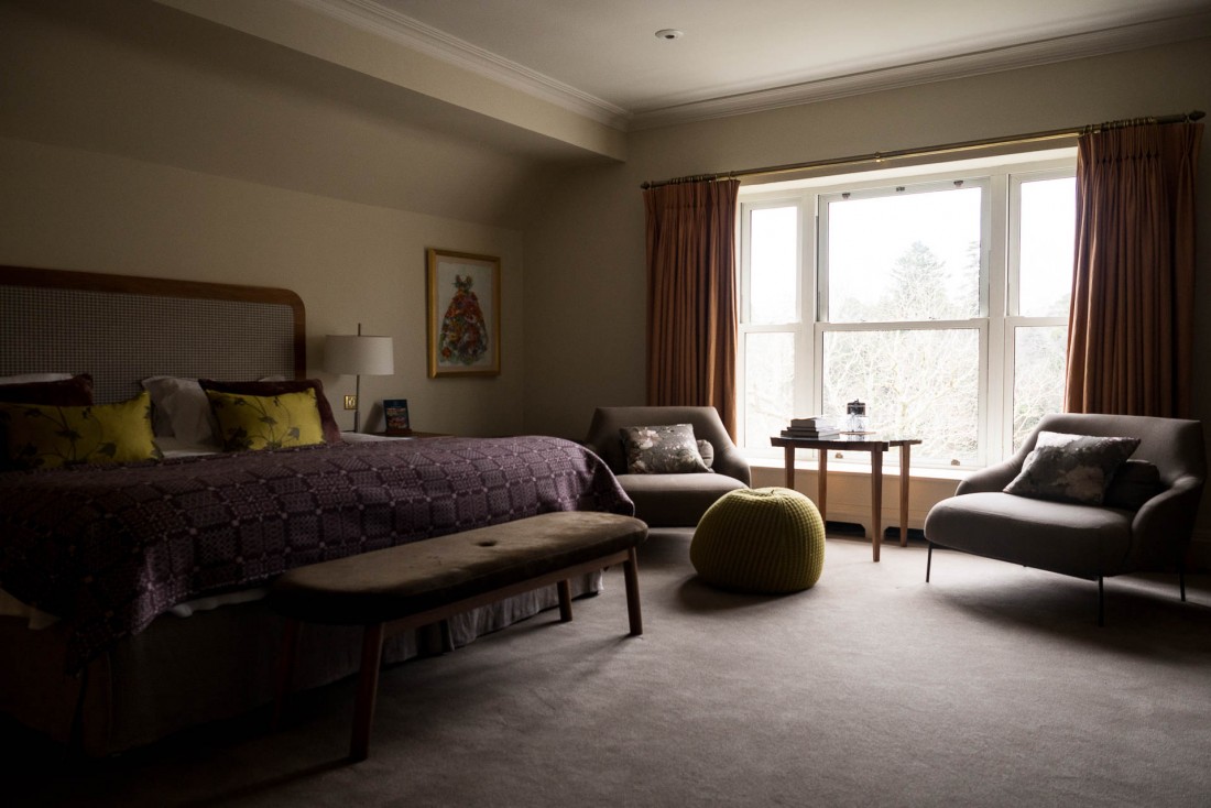 Sobres, confortables et décorées avec soin, les chambres de l’hôtel sont toutes uniques © Alix Laplanche