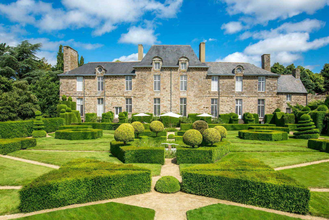 Le parc breton du Château de La Ballue et ses topiaires © DR