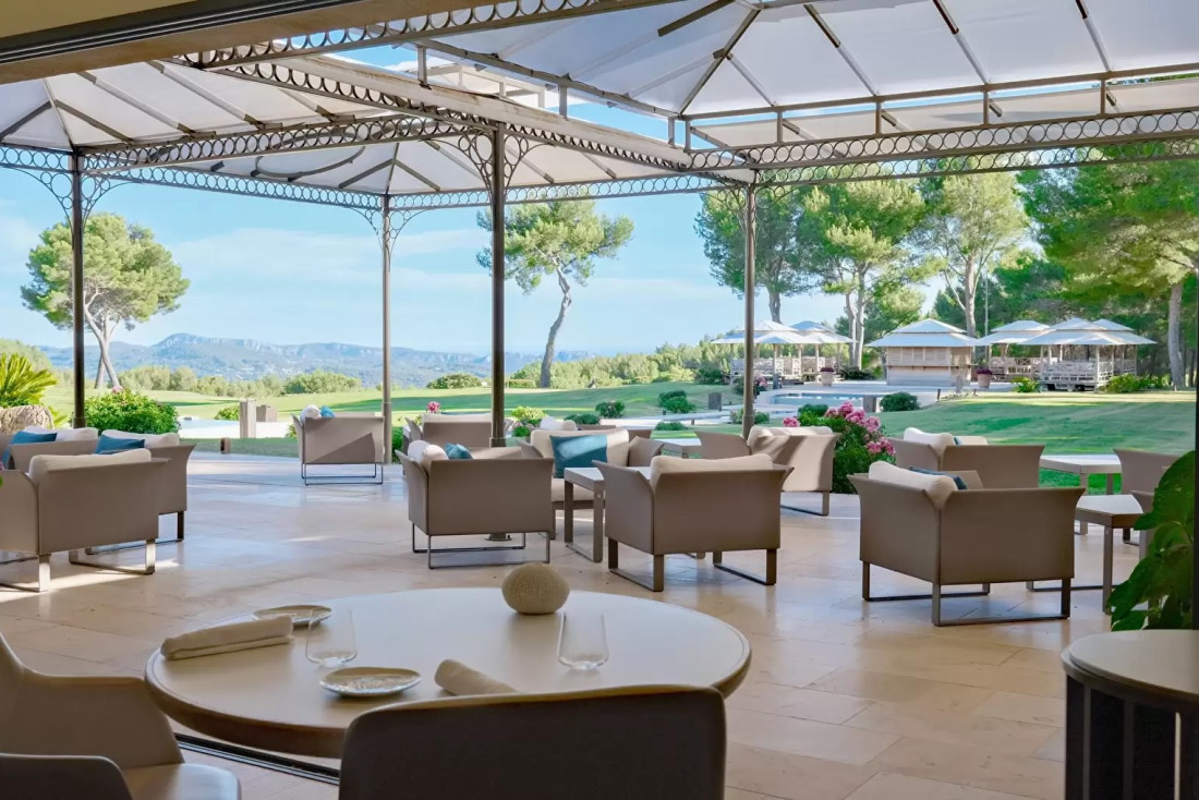 La terrasse du restaurant gastronomique 3 étoiles, La Table de Castellet © La Table de Castellet 
