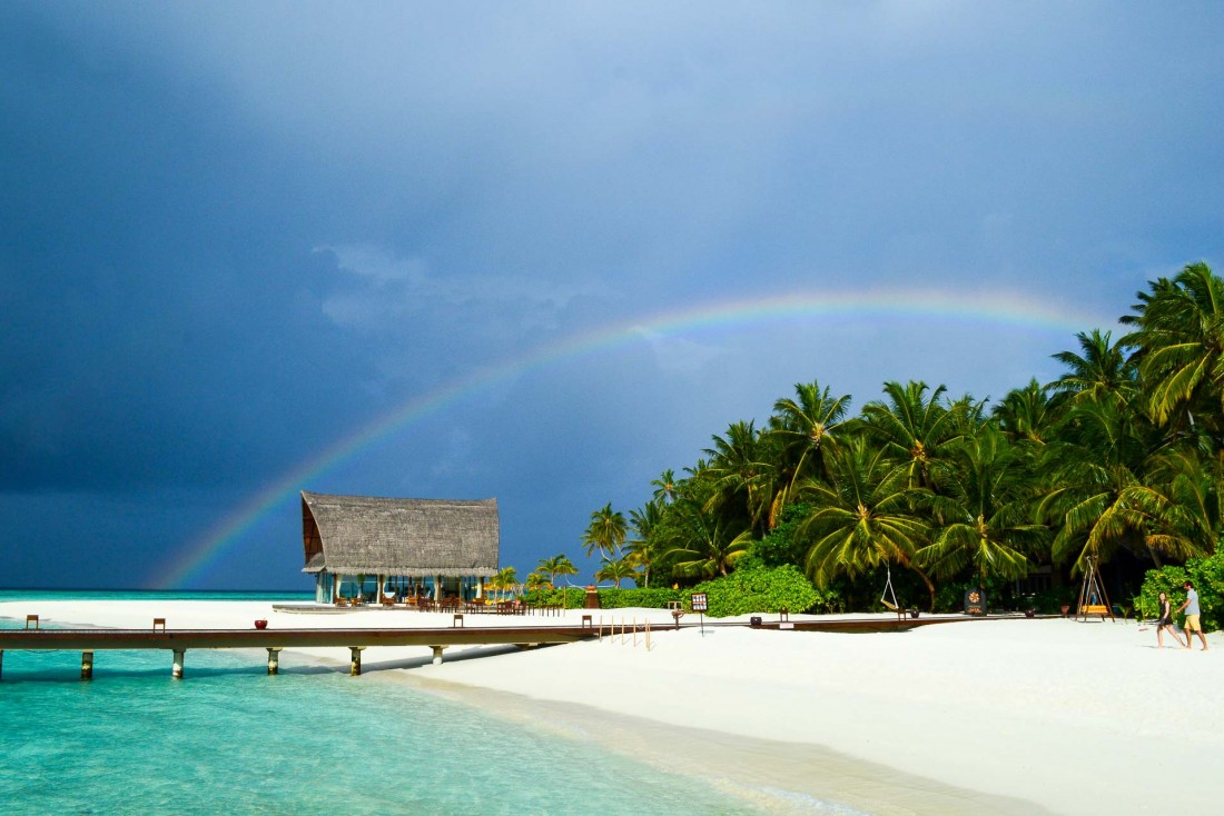 La pluie ne dure jamais aux Maldives, et laisse place à de magnifiques couleurs © Pierre Gunther