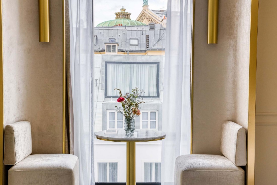 Maison Albar Hotels – Le Vendôme : intérieurs clairs et vue sur l'Opéra dans les chambres © Meero