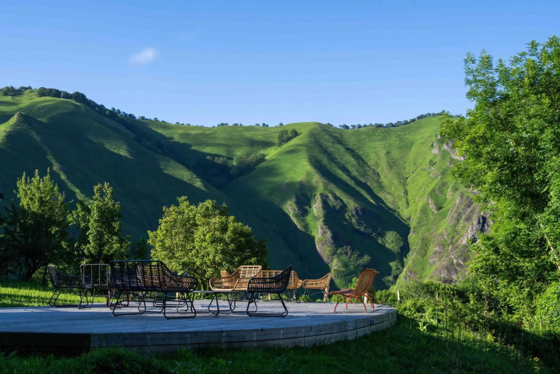  Où partir en France en août ? Les sommets de la Haute-Soule, Pays Basque © Hôtel Etchemaïté
