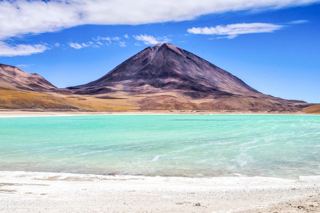 Les couleurs spectaculaires de la laguna Verde, au sein de la réserve nationale de faune andine Eduardo Avaroa © CC ##David Almeida@@http://bit.ly/2usPSIm