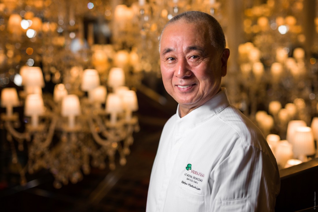 Le chef japonais Nobu pose au Royal Monceau, sa nouvelle 