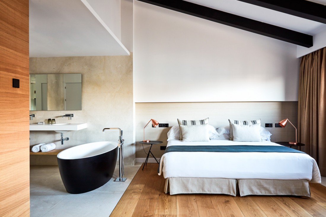 À l'intérieur d'une suite du tout nouveau NAKAR Hotel à Palma de Majorque © NAKAR Hotel