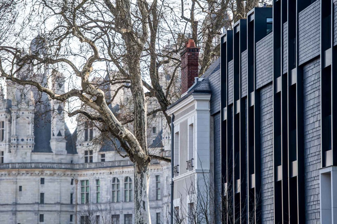 Le Relais de Chambord, dont l'architecture est signée Jean-Michel Wilmottte, est situé à moins de deux cents mètres du Château © Anne-Emmanuelle THION