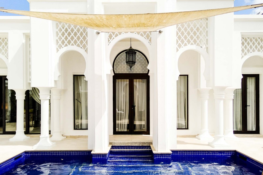 Au Banyan Tree Tamouda Bay, Chaque chambre de l’hôtel comporte sa propre piscine et salon extérieur © Alix Laplanche