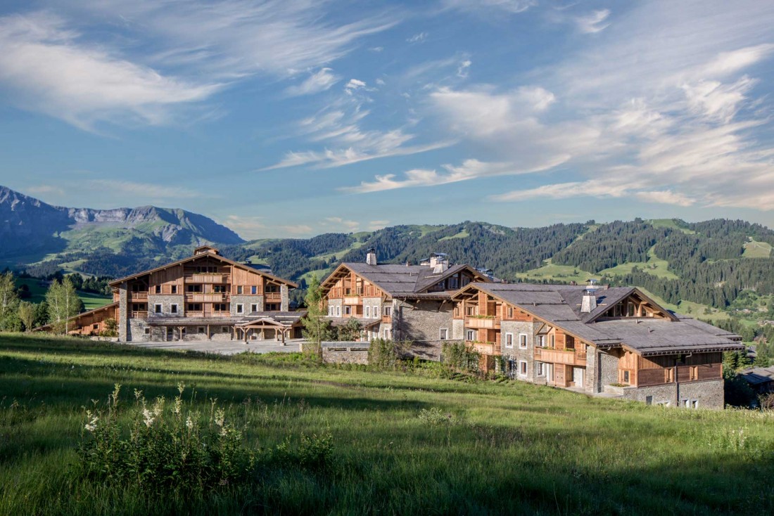 Le Four Seasons Megève, vue d'été © DR