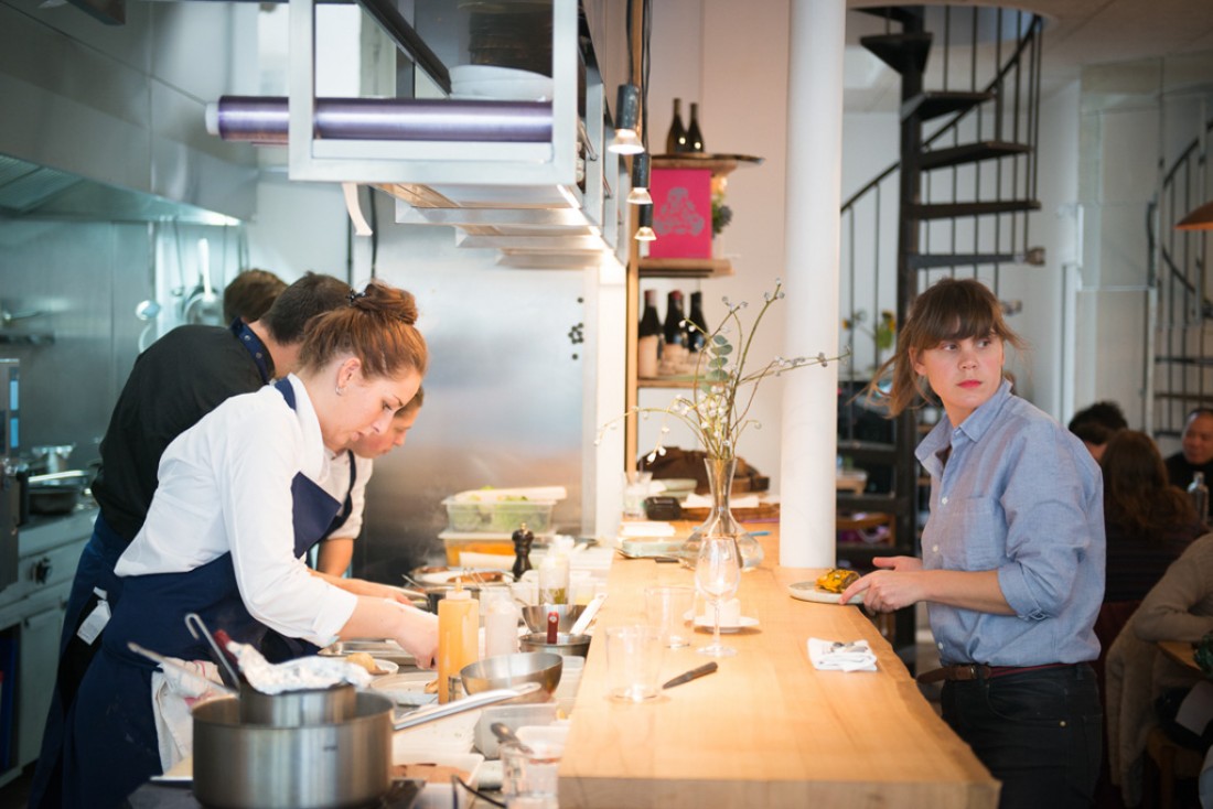 Cuisine ouverte et décor contemporain tout en sobriété : le restaurant-tremplin de Fulgurances ne prend guère de risques mais voit juste © Fulgurances