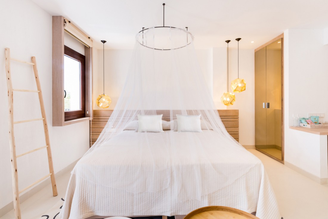 Bienvenue au Gatzara, le premier boutique-hôtel au coeur du village de Santa Getrudis © Gatzara Suites