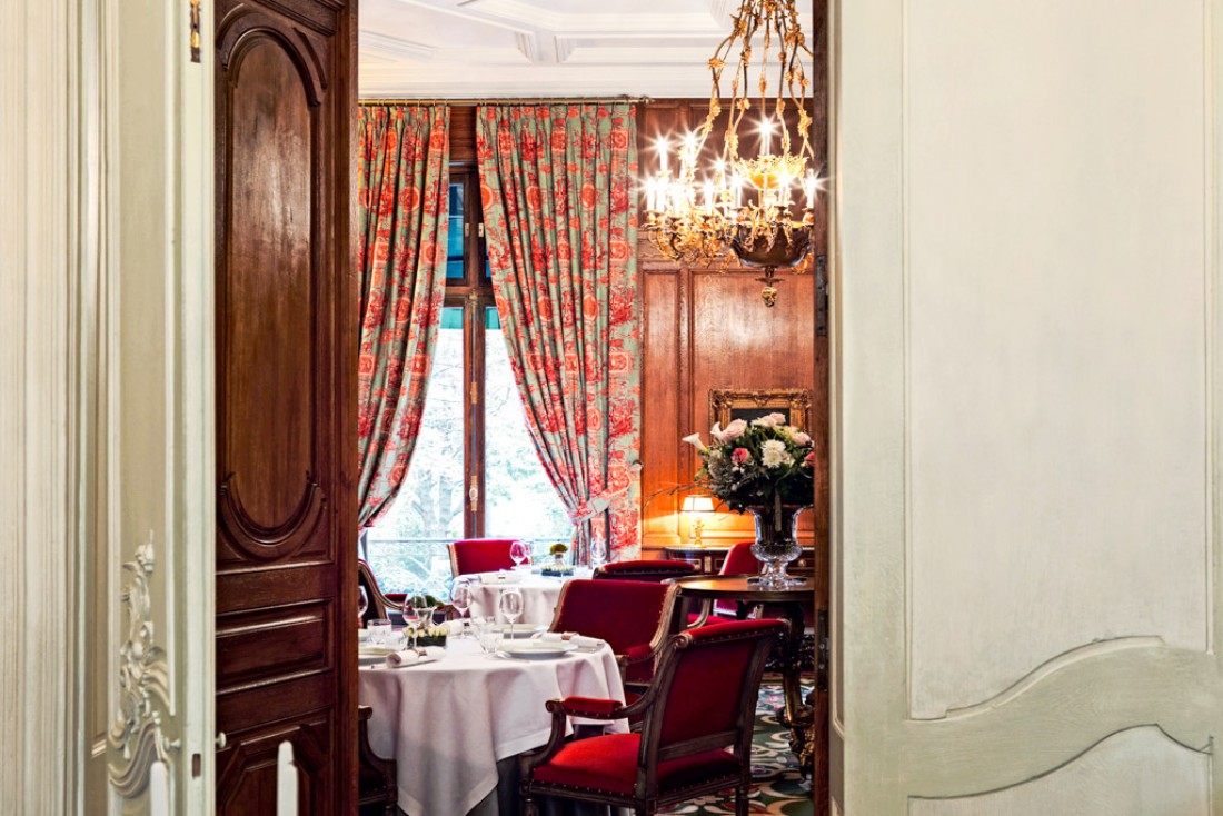 Le Clarence est installé dans un superbe hôtel particulier du XIXème siècle, à deux pas du Triangle d'Or parisien © Le Clarence