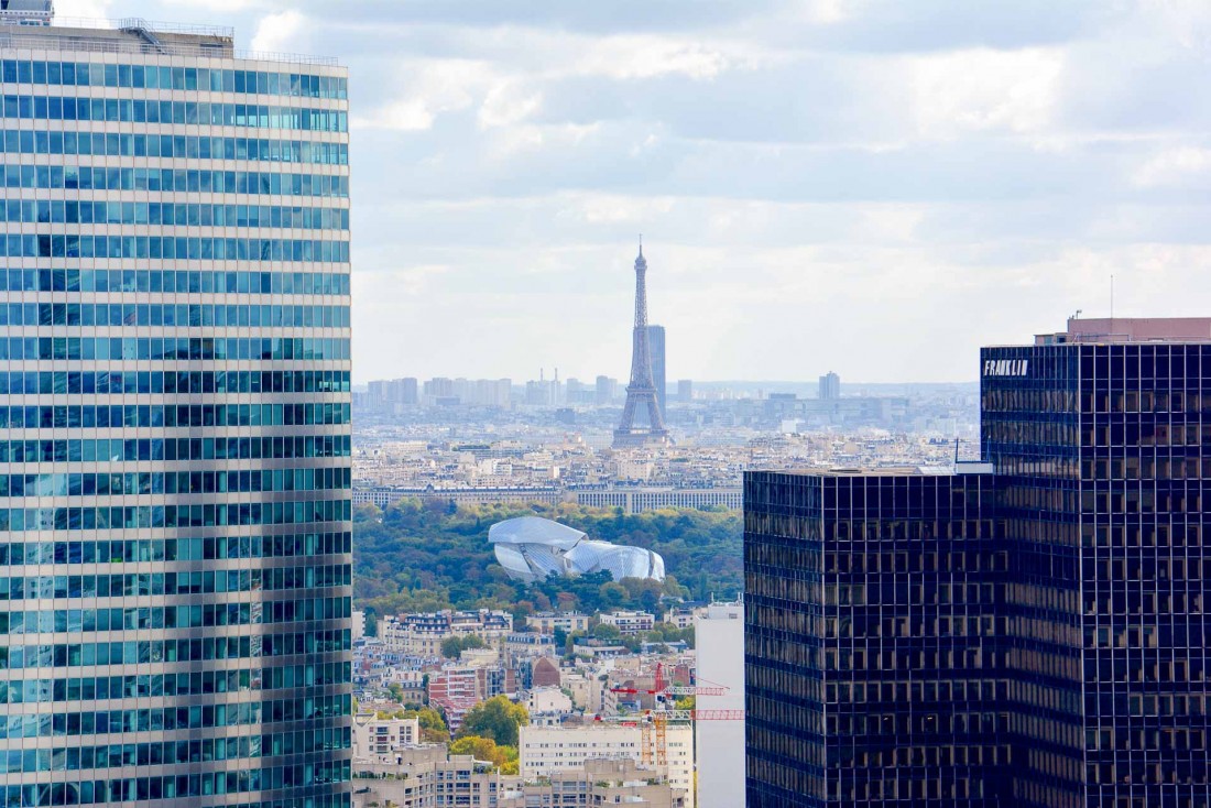 Vue sur Paris, la tour Eiffel - et la Fondation Louis Vuitton - depuis La City © Emmanuel Laveran