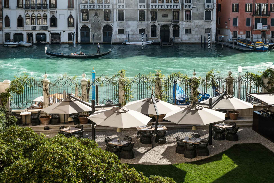 Au bord du Grand Canal, un luxe rare à Venise : un jardin privé doté d'un restaurant © Aman