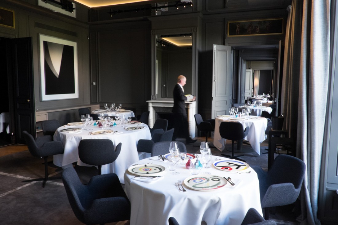 Le restaurant se compose de six magnifiques salons face à la Seine © Laurence MOUTON
