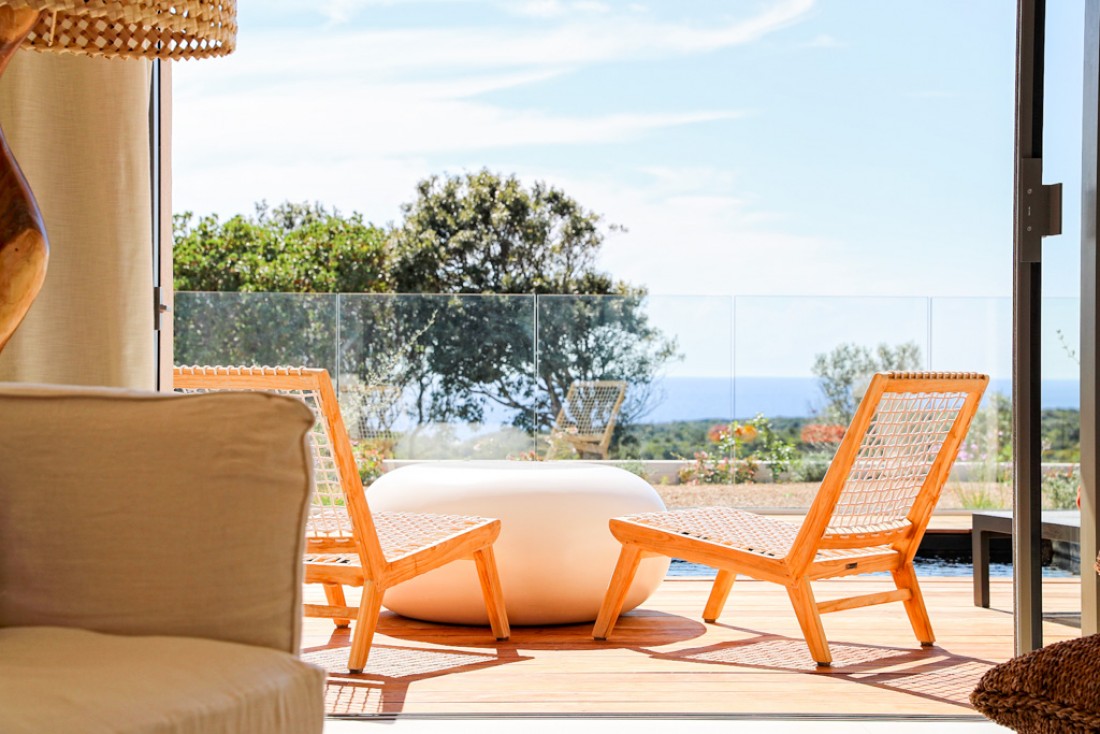 Signature du Cala di Greco, toutes les suites disposent de terrasses privatives © Cala di Greco