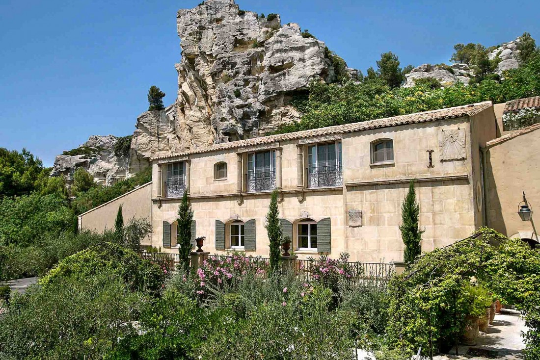 L'Oustau de Baumanière situé à quelques minutes du Domaine de Trévallon et au coeur de l'appellation Baux-de-Provence © L. Parrault