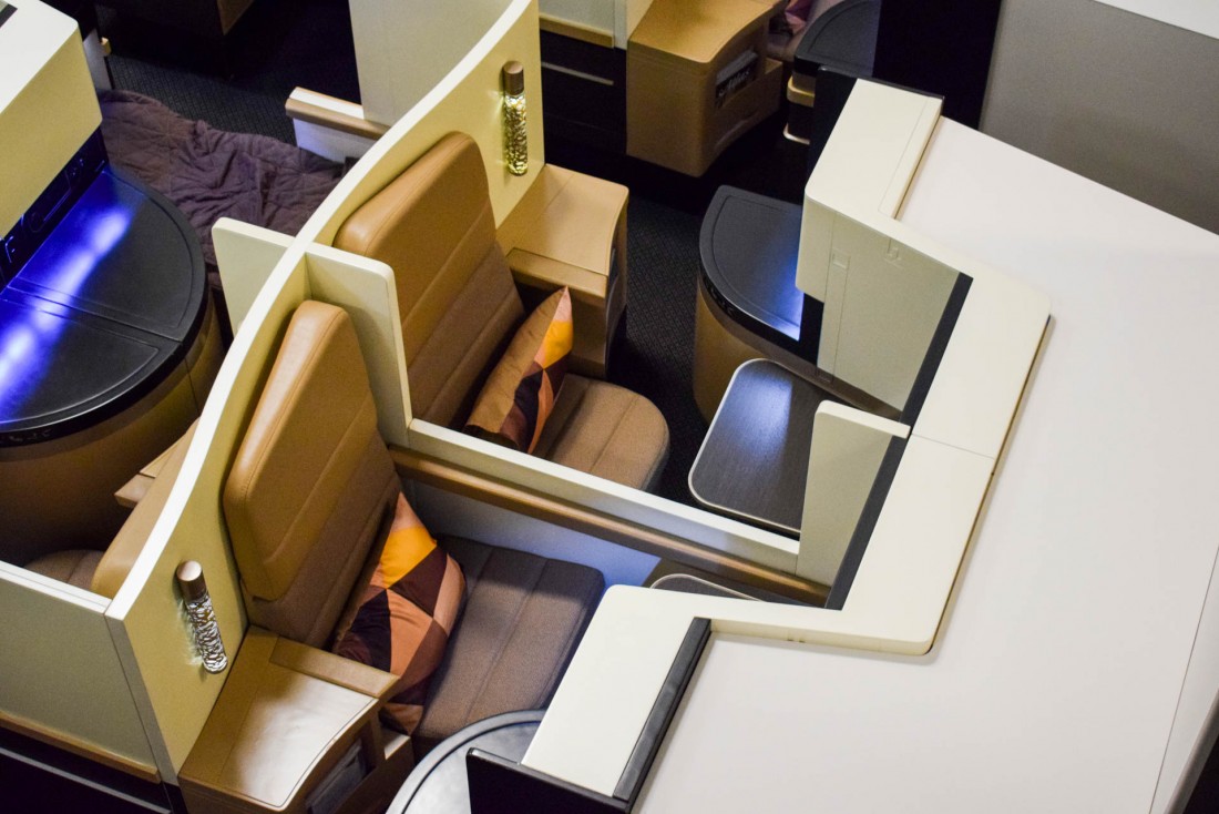 Vue du dessus de la Business Class de l'A380, ici reconstituée à l'Innovation Centre d'Etihad Airways à Abu Dhabi © YONDER.fr