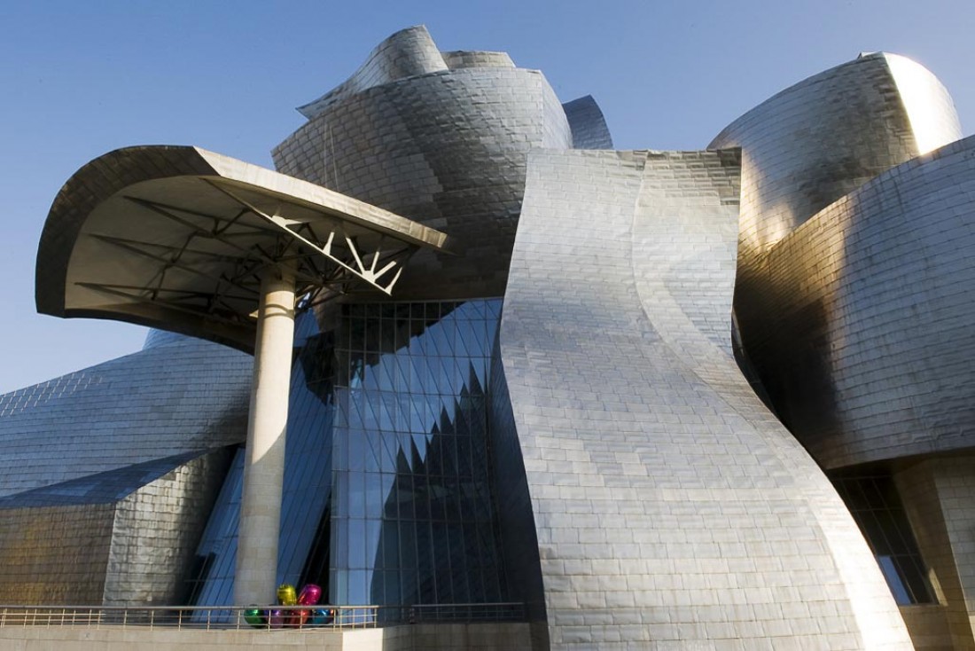 L'architecture hors-norme de l'iconique Musée Guggenheim de Bilbao © Guggenheim Bilbao