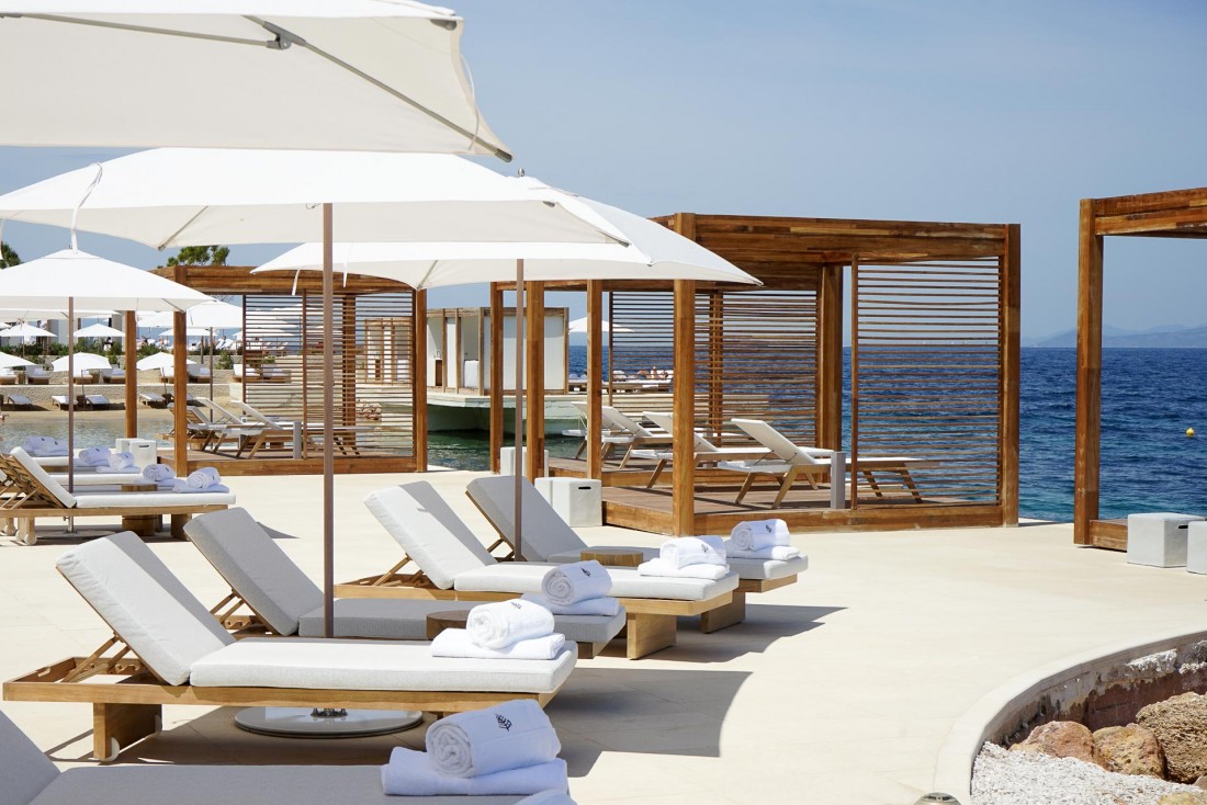 Au bord de la mer Égée, au Four Seasons Astir Palace Hotel Athens, inauguré au printemps 2019 © YONDER.fr