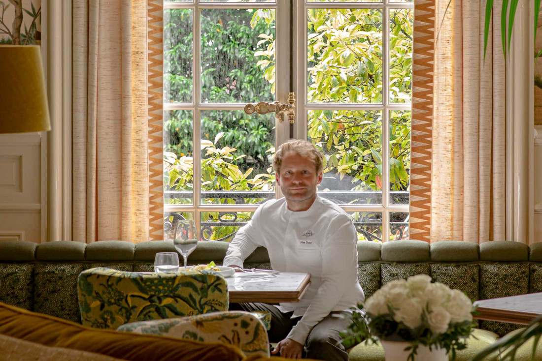 Le chef Julien Dumas désormais à la tête du restaurant Bellefeuille, au sein de l'hôtel Saint-James Paris © Patrick Locqueneux