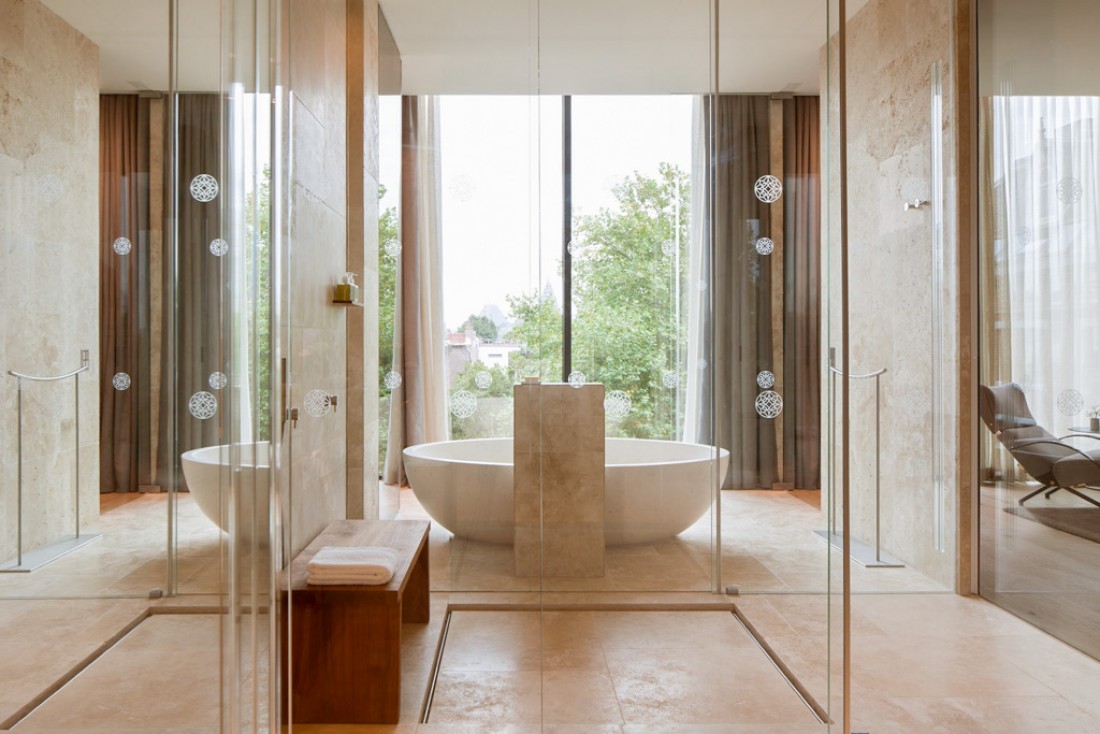 Salle de bain somptueuse dans le Penthouse @ Conservatorium Hotel