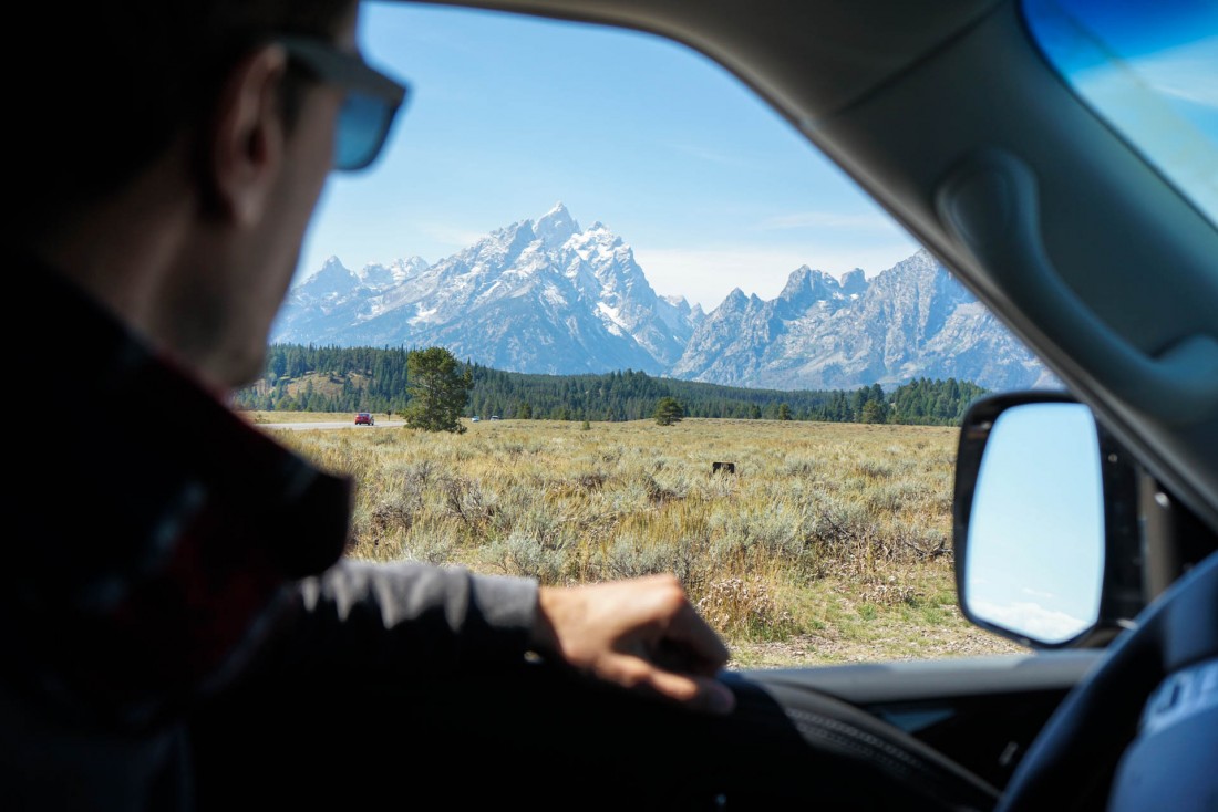 Vue sur les montagnes depuis notre SUV © YONDER.fr