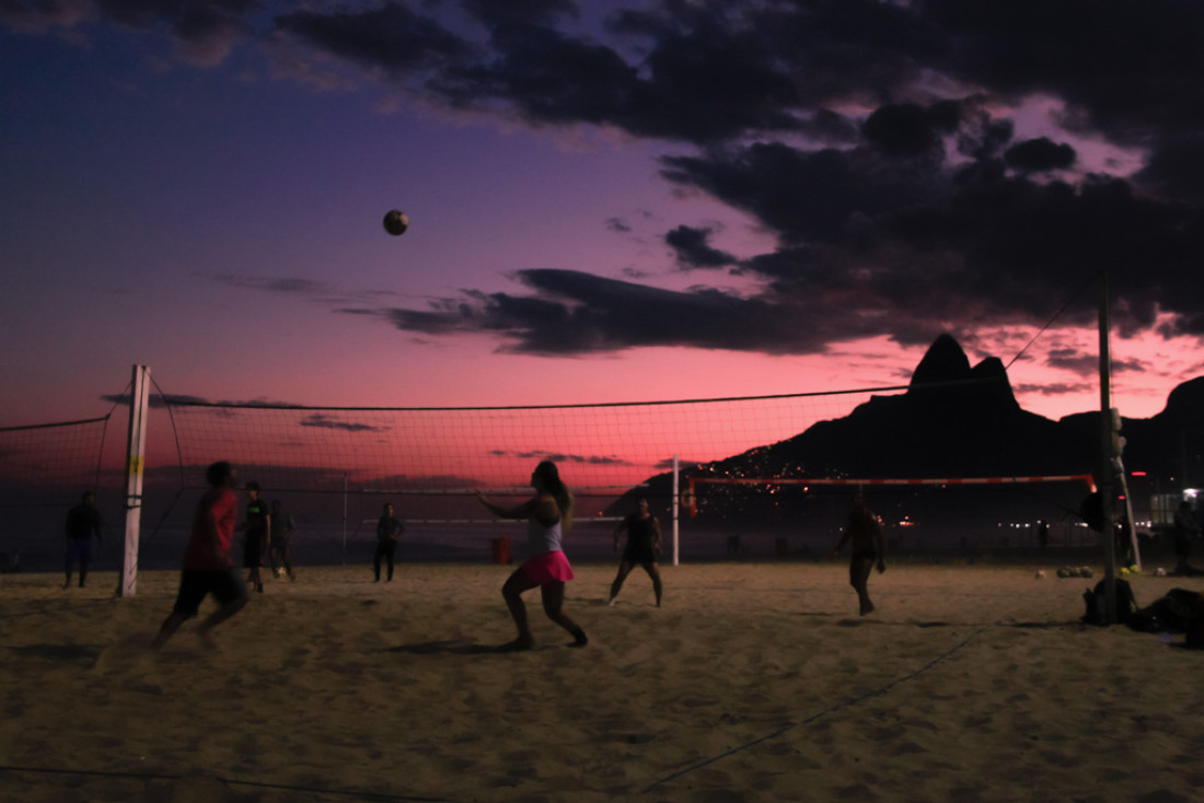 Partie de Fute Volley, Ipanema | © Cédric Aubert