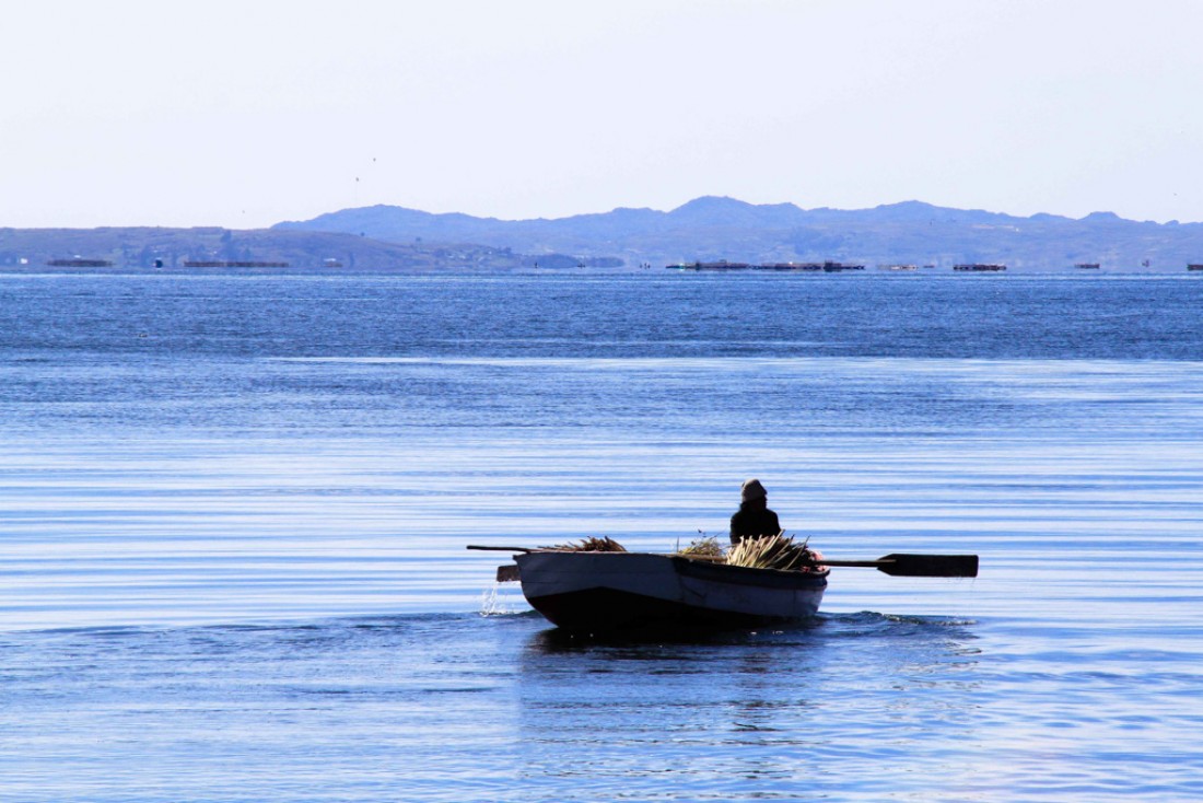 Barque sur la lac Titicaca proche d’Amantani. | © Cédric Aubert