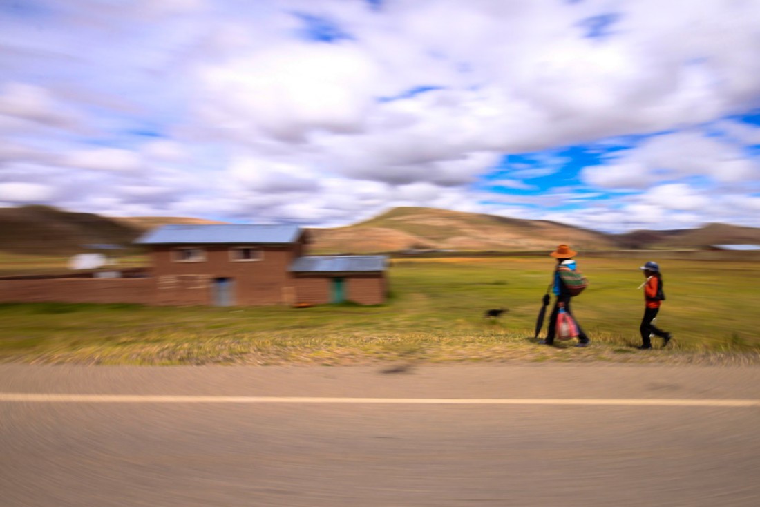 Piétons dans les Andes du Pérou – Interoceanic Highway | © Cédric Aubert