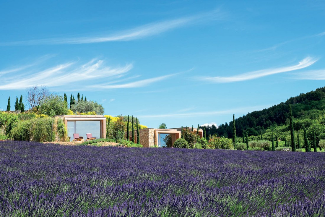 Le Domaine des Andéols, un hameau contemporain membre des Design Hotels au cœur du Luberon.