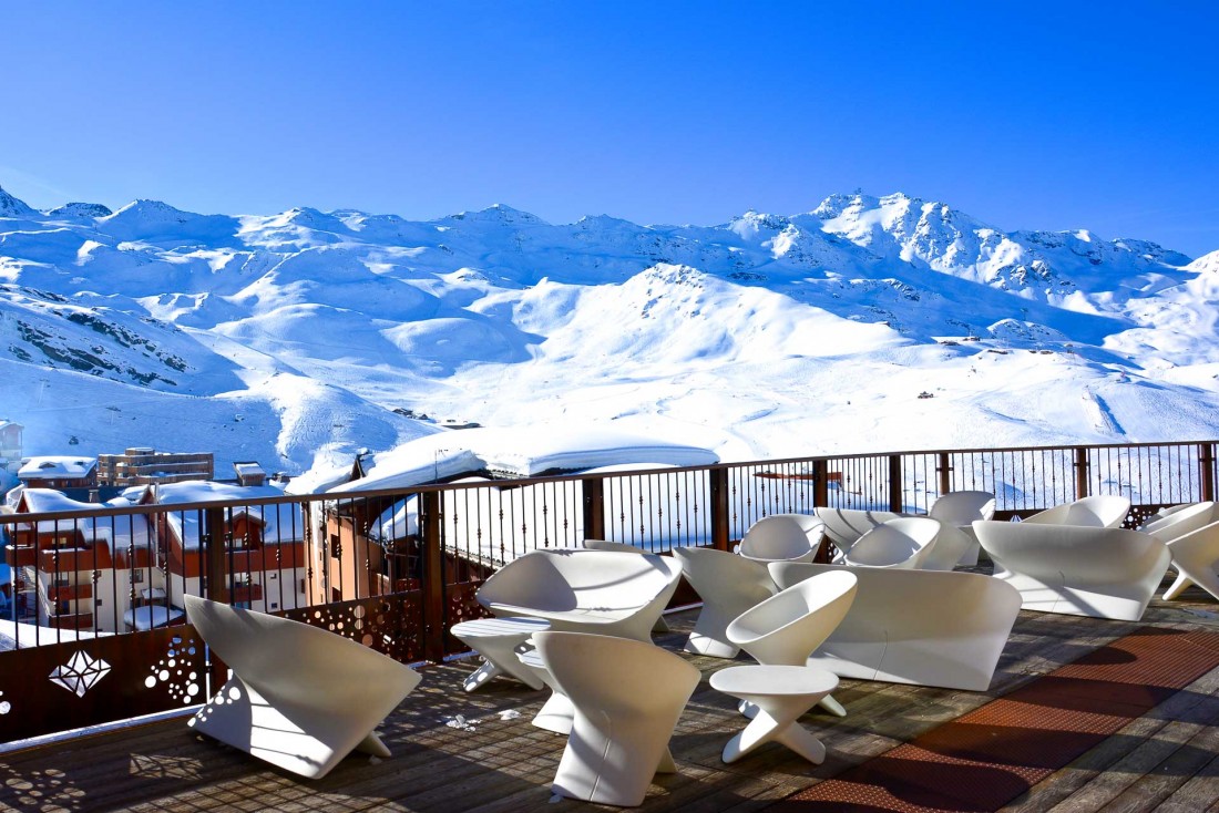 Terrasse avec vue sur les Alpes © Emmanuel Laveran