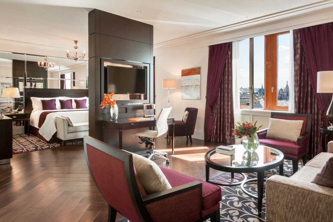 Grand Premier Suite avec vue possible sur la Place Rouge © Four Seasons