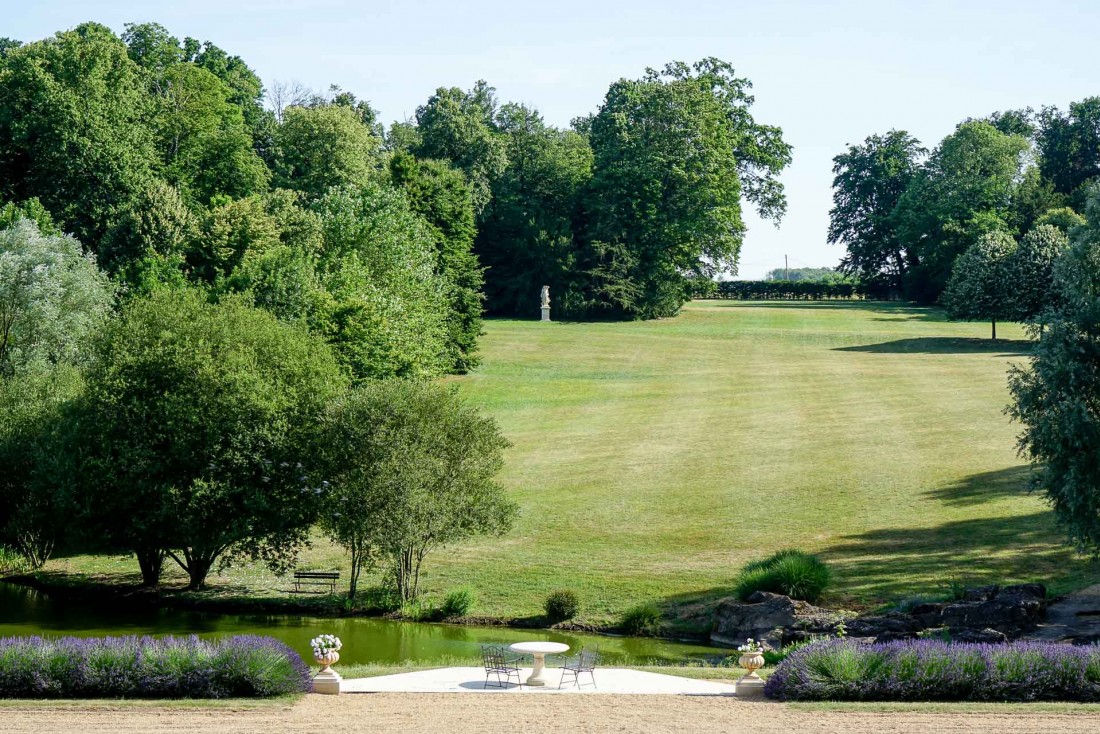 Luxe, calme et volupté dans le parc du château © YONDER.fr